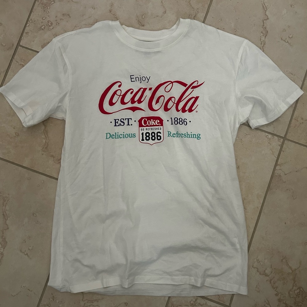 Men’s Coca-Cola T-Shirt Size Medium NWOT